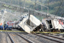 صورة إصابة 30 شخصًا جراء خروج قطار عن مساره في وسط سول