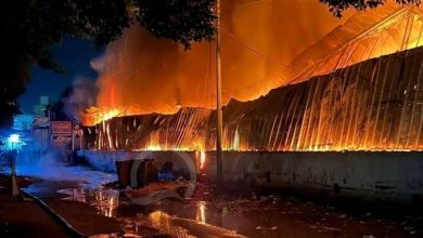 صورة حريق مروع في المعرض الدائم للملابس بكفر الشيخ