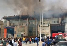 صورة السيطرة على حريق داخل بنك العربي الأفريقي بشارع التسعين